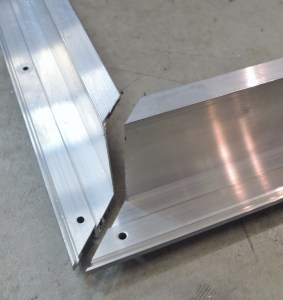 Aluminum Passthrough Frame Corner Joint