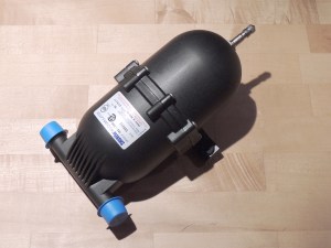 Received drinking water pressure accumulator