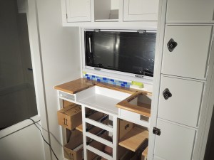 Evaluated kitchen backsplash material